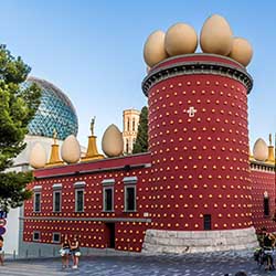 Théâtre-musée Dalí